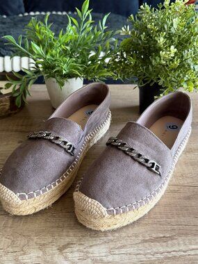 Tahari suede espadrilles – size 9.5